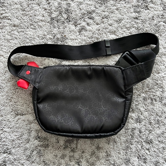 Herschel x Hello Kitty Fifteen Hip Pack - Picture 4 of 8